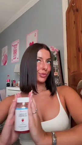 Secret to the deepest tan 🤭🍒 #supremetanuk #tanninggummies #tanninghack @Milly McCoy 🍒 💌🧸🫧🍰 