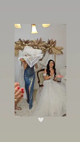 #αλλαματα #allamata #cyprustradition #traditional #cyprustiktok #worldwide #wedding #weddingtiktok #cywedding #cyprustradition #bride #maidofhonor #bridepreparation #koumeres #tsestos #milia #μηλια #fy #fyp #usa #france #america #uk 