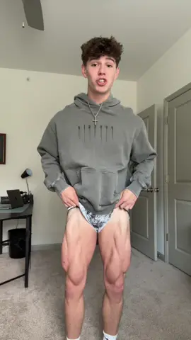 I’m FREEZING #bodybuildingprep #cold 