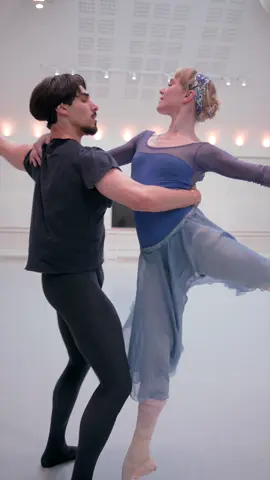 Inspired by Shakespeare's compelling tragedy 🩰 Hamlet and Ophelia, performed alongside a selection of Frederick Ashton’s works, must end this Saturday 22 June. Take a glimpse behind the scenes with The Royal Ballet's Cesar Corrales and Sarah Lamb. 🎟️ Book through the link in our bio #Ballet #TheRoyalBallet #Shakespeare #FrederickAshton #RoyalOperaHouse #Dance