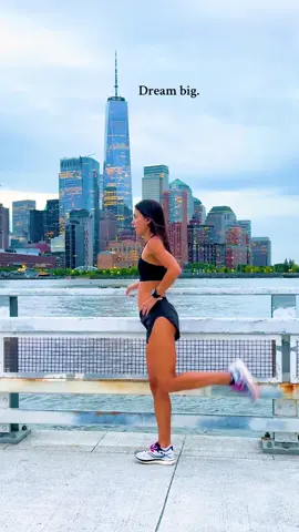 Motivation + Warm up ❤️🏃🏻‍♀️  #Running #runner #sport #fyp #foryou #motivation #quotes #nyc #newyork 