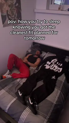 be tossin and turnin thinkin bout how imma flex on everyone💀 #223bronco #fyp #xycba #newbrand #ukstreetwear #tracksuits #streetwearbrand #newclothing 