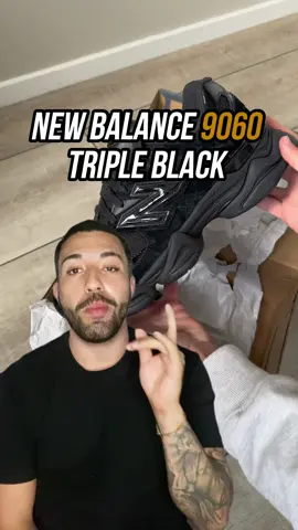 New Balance 9060 Triple Black na fonte com FRETE GRATIS? Pega a dica e aproveita!! Links da Piemont na BIO #newbalance #9060 #moda #streetwear #sneaker #review 