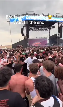 Backflip fail #fail #backflip #concert #music #fyp #foryou #fypage #foryoupage #Summer #summersmash #kencarson 