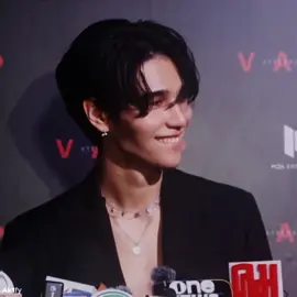 im doing it, are you? …anyways he looked so good at these press conferences #jeffsatur #jeffsaturedit #vamptheseries #vamptheseriespilot #happyendingseries #kimchay #wujubakery #jeffbarcode #thaiartist [vc boowithsatur] 