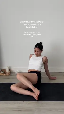 nueva clase en mi canal de Youtube! (@ amoramirez) #yogaflow #yogaencasa #yogamultinivel #clasedeyoga #yogaonline #clasedeyogaonline #slowvinyasa #slowflow 
