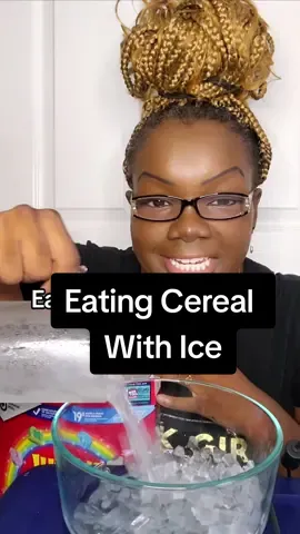 #icedcereal #asmr #luckycharms #cerealwithice #crunchy #eatwithme 