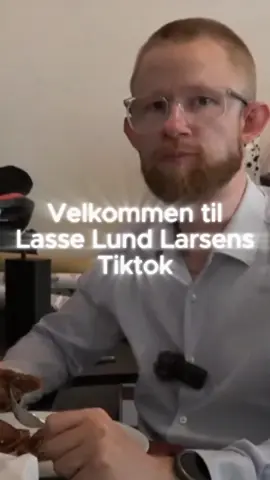 Part 1 spisser mad og vurdere dem #mad #food #LasseLundLarsen #spise #spiser #gamermikkel #pizza #part1