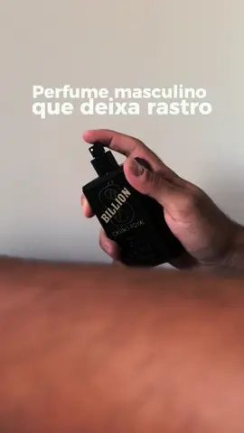 Perfume masculino que deixa rastro!  #silverscent #perfumesilverscent #contratiposilverscent #pariselysees #perfume #perfumemasculino #perfumebarato #perfumemasculinobarato #larive #perfumaria