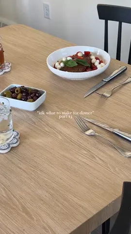 part 12 | “idk what to make for dinner” series — caprese chicken saltimbocca 🍅  how to: filet chicken breasts and season w salt and pepper wrap each in prosciutto and dredge with a small coating of flour cook in oil over medium high heat until chicken is cooked fully through, prosciutto should get nice and crispy on the outside remove chicken breasts from your pan add 1/3 cup of balsamic vinegar to the same pan while still hot, scrape the brown bits off the bottoms simmer 1 minute add 1 cup chicken broth and salt and pepper to taste simmer 2 minutes to let reduce slightly, add chicken breast back in and coat with balsamic mixture assemble your plate ! chicken cherry tomatoes, sliced in half mozzarella pearls basil spoon some sauce from the pan onto your plate  salt to taste enjoy! 🫶🏼 #EasyRecipe #dinnerinspo #whatieatinaday 