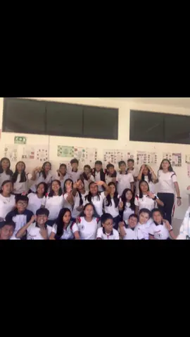 Ser educador no es solo llegar y enseñar, sino más bien, para mí ha sido entender y comprender el ambiente del estudiante para que así tenga un aprendizaje eficaz. Son los mejores, jamás permitan que nadie les diga que no pueden. Ustedes pueden, porque son inteligentes, valiosos y únicos en este mundo. Ánimos en todo campeones y campeonas, yo veo en ustedes unos grandes profesionales. Nada más, den su mayor esfuerzo cada día. Aprovechen cada día como una oportunidad de hacer las cosas mejor que ayer. Que Dios les Bendiga.  Los extrañaré un montón. 🤍✨ #fyppppppppppppppppppppppp #fyppppppppppppppppppppppp #fyp #paratiiiiiiiiiiiiiiiiiiiiiiiiiiiiiii #parati #educación #colegiosanjose #colegio #sanjose #tena #napo #ecuador #ecuador🇪🇨   #practicaspreprofesionales #findeclases #feliz #momentos #happy #recuerdos  