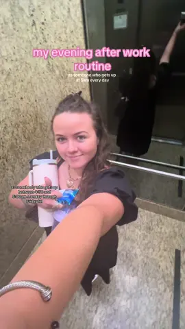 My after work evening routine as someone who gets up at 5am every day! But seriously who was going to tell me Jayson Tatum was so fine??? #eveningroutine #eveningvibes #evening #afterwork #afterworkroutine #5to9afterthe9to5 #celtics #nbafinals #mavs #nighttimeroutine 