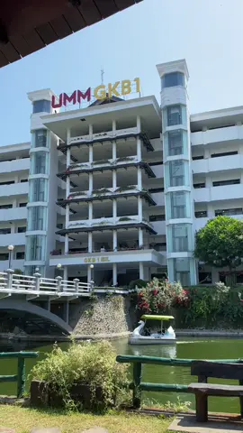 pesona kampus putih @Jadi Maba UMM ❤️‍🔥 #umm #ummcampus #malang #fyp #maba #internationalrelations 