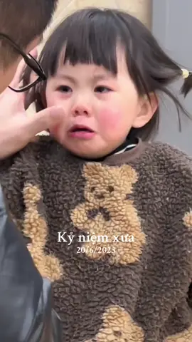 #kỷ niệm xưa giọt nước mắt năm ấy 😂 #liuliu #liuliutrungquoc #baby #babylove #embe #cutebaby #babiesoftiktok #xuhuong #fyp 