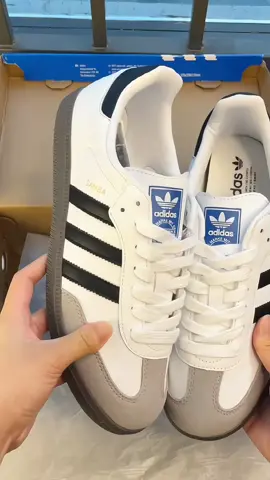 Sepatu ADIDAS SAMBA OG WHITE BLACK GUM #adidas #adidassamba #OOTD 