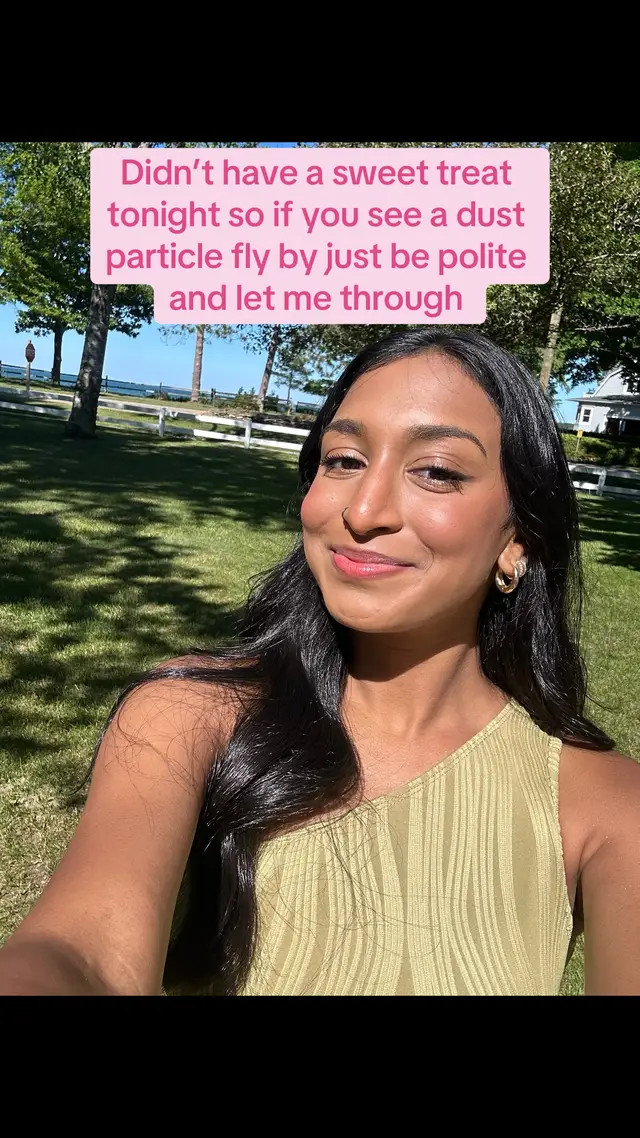 Please and thank you 💙 #sweettreats #sweettooth #skinny #dustparticles 