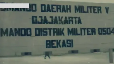 Rekaman Asli Tni menyita senjata dan atribut pk* Tahun 1965, direstorasi berwarna #pond5 #fyp 