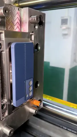 Do you like the leather patterned phone case in this color？#PhoneCase#mobilephonecase #source-factory #factory shoot #injectionmold #phonecaseproduction  #PhoneCaseMold #phonecasemanufacturing