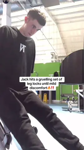 the way bro just got up and left😭 #GymTok #jacksfitness #tiktoklive #jacksfit #gymrats🐀💪 #CapCut 