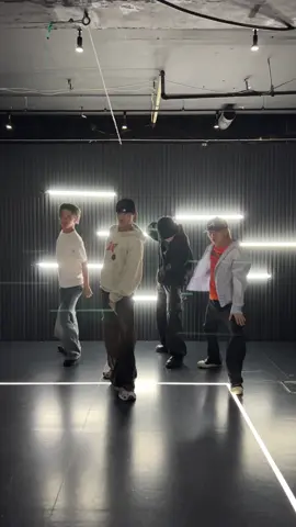 もう一切日常はいらない⚡️ そんな魅力のあるLUXのDanceを...📨 @TAKI  @Hinata_sslux  @JO  @tasの日常  . #セガサミールクス #segasammylux  #ダンス #dance #dancer #danceteam #dancetok  #trend #trending #number_i 