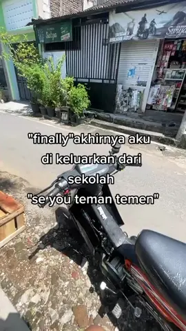 #fizr #2stroke #dikekuarkandarisekolah