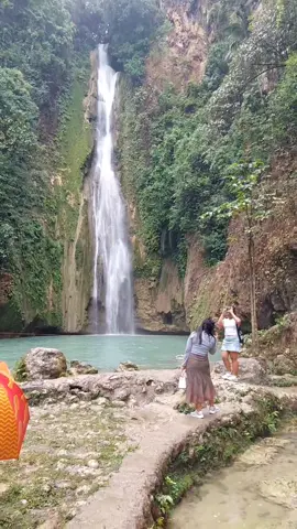 a.k.a chavit singson of Cebu 😂✌️gurl version #cebufalls #waterfall #waterfalls #fallsincebu #mantayupanfalls #barilicebu #tallestwaterfallsofcebu #touristdestination #chavitsingson #cebu #cebuphilippines #philippines #fyp #fypシ゚viral 