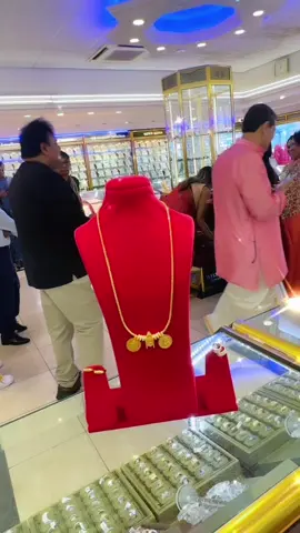 SOUTH STYLE!!!!!!  Newest thali kodi 😱❤️ #westernjewellers #onlyatwestern #Love #fashion #jewellery #necklace #wedding #goldjewellery #tamilwedding #hindu #bedifferent #temple #templejewellery #bride #bridal #saree #mua #flower #hinduwedding #desi #traditional #culture #tamil #saree #silk #wembley #tooting 