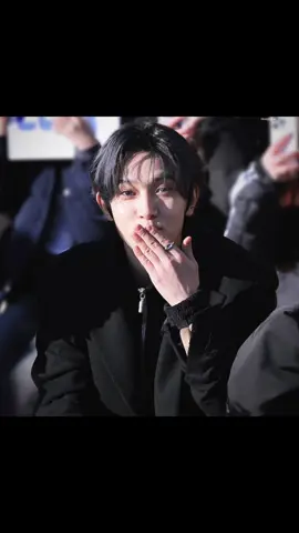 -and you just laugh when other engenes scream his name during the concert💁🏻‍♀️ 