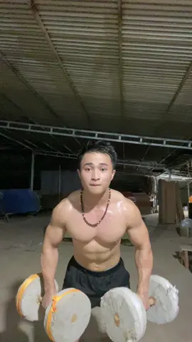 Vòng gì ạ 😅#xuhuongtiktok #GymTok #gym #tapgymtainha #viral 