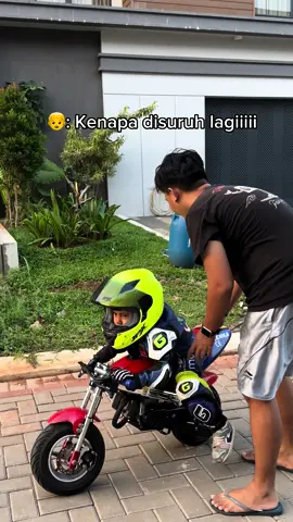 Motor adek disuruh jual sama abang 😂😂 #minigp #safetyriding #rubyfain 