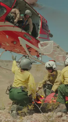Annual S.T.E.P. Training with @lasvegashelitack  S.T.E.P. (Single-Skid, Toe-In, and Hover Exit/Entry Procedures) is essential for quickly responding to wildland fires and evacuating injured or incapacitated firefighters. These procedures are especially useful in challenging terrain where the helicopter cannot fully place its skid tubes. S.T.E.P. enables more efficient and effective personnel insertion in difficult landing zones. 📽️: @xcopperkidx  #LasVegasHelitack #Astar #H125 #airbushelicopters #verticalmag