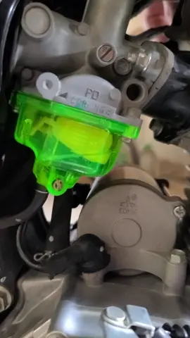 Transparent Float Bowl ng carburador haha😄angas din tignan kulay green😊 anong masasabi nyo mga sir?😅 #floatbowl #transparent #tmx #raidergipi #fyp 