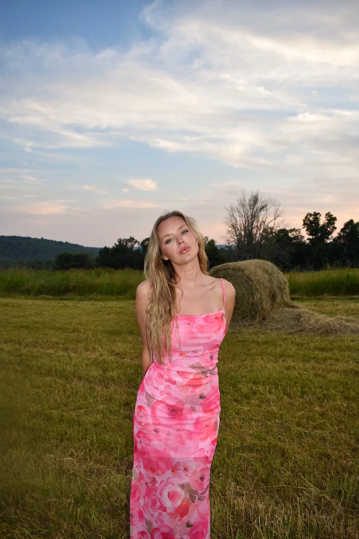 In our digital era @Cat #sunset #digitalcamera 