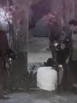 Ang Pagbabago ni Bathalang Keros 🥹💙 Nang dahil sa pagkalat ng lason sa katawan nila Emre at Cassiopea, sila ay sobrang nanghihina na 😭 Bumaba si Keros ng Devas upang  tulungan niya ang kaniyang kaibigan na si Emre at si Cassiopea 🤝 Binigyan niya sila ng lunas para sa kumakalat na kamandag sa kanilang katawan at ipinaliwanag na din ni Keros kung bakit naging masama ito at natalikuran niya ang kaniyang kaibigan na si Emre 💙🥹 Khalil enlightened also Keros mind and he realized what khalil said to him kaya isa din itong nakapagbago sa kaniya upang tumino muli 💚🌊 Hindi masama si Keros kaya sobra nilang siyang pinagkakatiwalaan nila Emre, Khalil, at Cassiopea 👌🥰 Ngunit, mahuhuli ba si Keros nila Arde at Ether dahil sa pagbigay ng lunas kila Emre at Cassiopea? Alamin sa susunod ... #encantadia #sanggre #encantadiachronicles #gma #gmanetwork #pirena #amihan #alena #danaya #encantadia2005 #encantadia2016 #encantadia2024 #fyp #fypシ #foryou #fypシ゚viral 