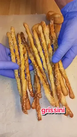 Sourdough grissini! Crispy and delicious! Ingrediens: 60g water 60g sourdough  12g olive oil 12g sugar 2g salt 120g flour poppyseeds and sesame for topping oven 180°C bake 20min #bakingrecipe #baking #Foodie #еда #готуємовдома #вкуснаяеда #sourdough  #breadbaking  #bread #grissini #tanyskitchen #sourdoughgrissini #italianbread #italianfood #italiangrissini @Tetiana 
