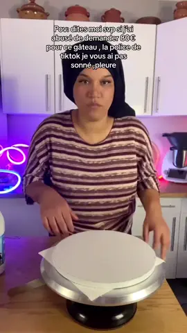 Mega pleure meme #jasminedelicesetcreations #cakedecorating #humour #cakedesgin 