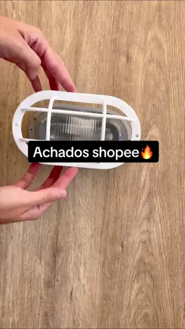 Conheca a arandela tartaruga! Perfeita para iluminar area externa, ela é resistere a agua e a maresia. Acesse nosso site atraves do link na bio e conheca a linha completa 