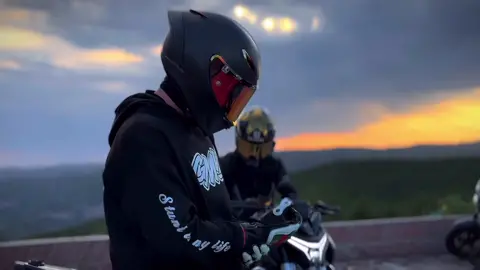 Brotherhood at its best Follow us for daily biker content.  #fypツ  #fypシ゚viral  #motorcycle  #foryoupage  #biker  #bikelover  #viral  #viralllllll  #bikers  #bikelife  #crazy  #cool  #men  #real  #vibes  #homies  #masculinity  #bro  #brother  #brotherhood 