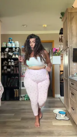 dc: @diamondm740 #fypp #dance #megantheestallion #curves 