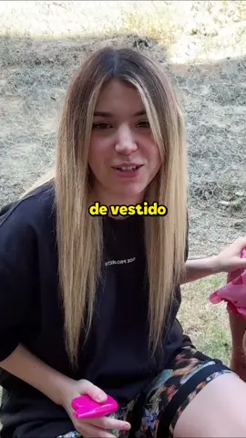 Ya no hay mantel, porque se lo puso de vestido 😂