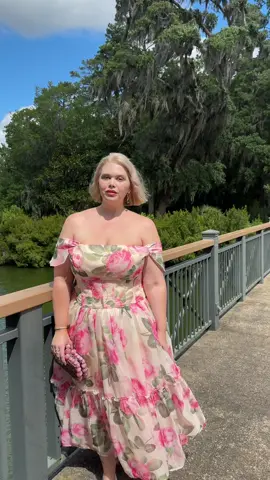 use code laurenm15 if you want to feel like a princess too in this @Ivy City Co dress 🥹🌸🦢 #cottagecoreaesthetic #cottagecorefashion #plussizedress #floraldress #summeroutfit #ivycityco 