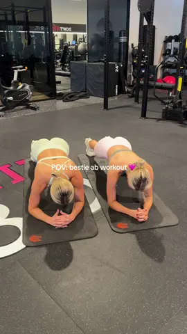 Ab workout for you and your bestie 🩷💅🏻🎀💖💘💕💓 @DFYNE 