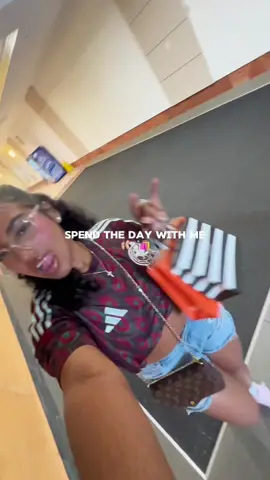 Run some errands with roomie and I🛍️ (by errands I mean target & starbies⭐️) #foryou #trending #imjustagirl #ulta #sephora #target 