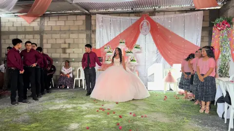 Baile Vals XV años #altaverapaz😎guatemala🇬🇹🇬🇹 #somoschilerosgt #fotografia #video #15años #quinceañera #coreografia #quinceaños #bailevals #viral #parati 