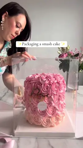 Hi! Let me know what you think about this cake 🌸 #smashcake #viral #fypシ #cakedecorator 