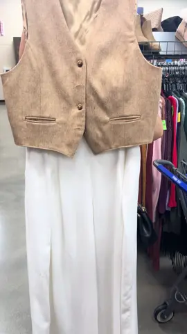 STRAIGHT OFF MY PINTEREST BOARD!!! 😍   #pintrest #pinterestoutfit #oord #outfitideas #outfitinspo #outfitinspiration #thriftedfashion #thriftedfinds  #relatable #pinterestinspired 