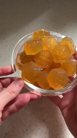 Manuka Honey Gummies 🍯 🐝  1 cup apple juice 2 tbsp Capilano MGO 200+ Manuka Honey 2.5 tbsp unflavoured gelatin powder - In a saucepan combine the apple juice, Manuka honey and gelatin powder. - Stir over low heat until the gelatin just dissolves. Around 1-2 minutes. - Pour into silicone moulds and allow to set in the fridge for 2 + hours. - Store in an airtight container   @Capilano Honey 🍯  #kidssnacks #gummies #kidslunch #toddlersnacks #easysnack 