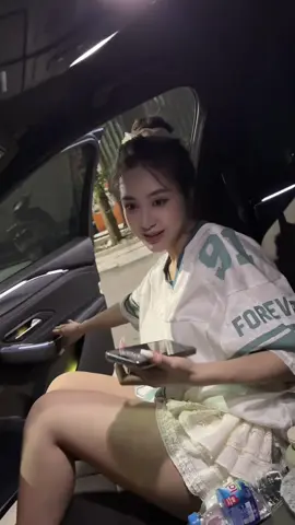 🦁🤏 Lâu lâu với đón e bồ đi chơi mà quạo quá  !