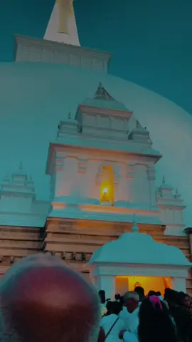 බුදු හාමුදුරුවෝ හැමදේම අත් හැරපු තැන්වල, මිනිස්සු කොච්චර නම් දේවල් ඉල්ලලා අඩනවද !!! 🤍