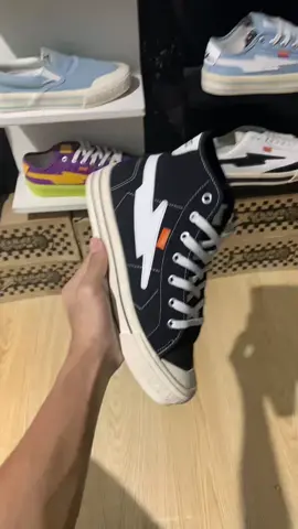 Recommend nih sepatu,Xternal high Black White langsung co aja ges,dan bisa co di live juga masih banyak banget promonya gaskan ngeng🙈🔥